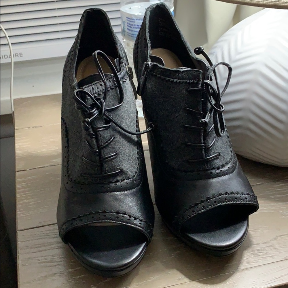 Shoes - Picture 9 of 9